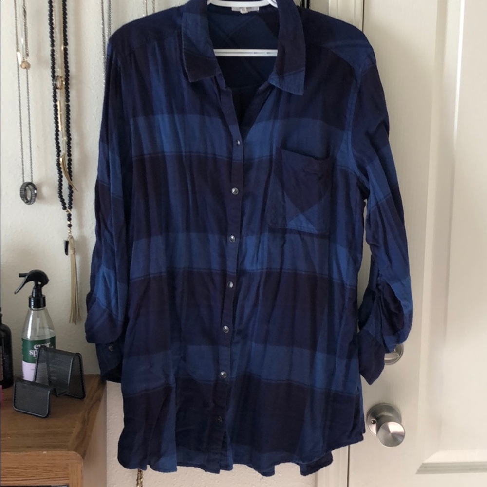 Maurices brand plaid // blue // size XL